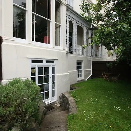 شقة Cosy Garden Flat In Cotham, Near Gloucester Road *