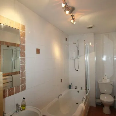 Cosy Garden Flat In Cotham, Near Gloucester Road 公寓 *